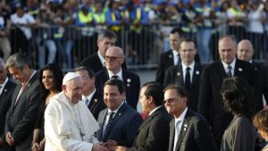 El Papa deja Panamá tras pedir salida a la crisis Venezuela