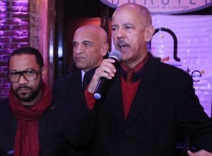 Acroarte NY confecciona nuevos sellos con su logo