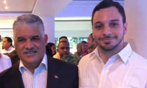 Escritor Carlos Muñoz anuncia precandidatura a diputado del PRD por el Distrito Nacional