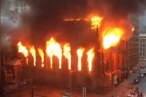 Demanda por US$100 millones luego de que hijo provocara fuego murieron 12