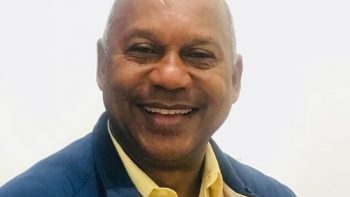 Auscultar la historia: poder, repetición y advertencia imagen