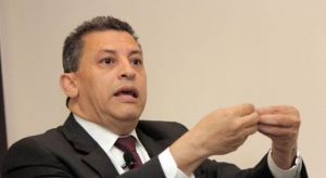 Exdirector de Aduanas insinúa lo quieren asesinar y acusa al Gobierno