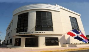 SFM: Inversionistas extranjeros se querellan contra jueces tribunal de tierras