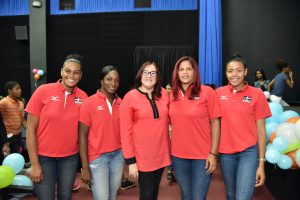 Ministerio de la Mujer agasaja menores sobrevivientes de feminicidios