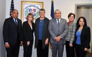 Cónsul RD trata con comisionada NJ proyecto licencia a indocumentados