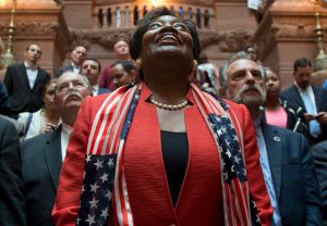 Una mujer lidera por primera vez la mayoría del Senado de Nueva York Una mujer lidera por primera vez la mayoría del Senado de Nueva York