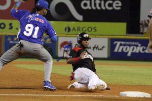 Leones y Toros buscan pasar a la final beisbol profesional dominicano