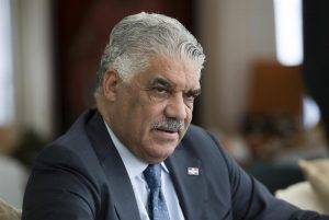 Canciller Miguel Vargas emprende gira por Perú y Argentina Canciller Miguel Vargas emprende gira por Perú y Argentina