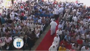 Una multitud asiste a celebración aniversario primera misa de América