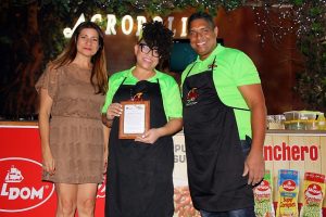 Grupo Buen Vivir reconoce a la artista Diomary La Mala