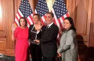 Espaillat jura para segundo período en el Congreso de los Estados Unidos Espaillat jura para segundo período en el Congreso de los Estados Unidos