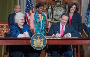 NY aprueba ley que permite abortar hasta el mismo momento del parto