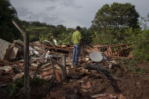 Brasil sigue en vilo una de sus peores tragedias
