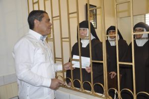 SANTIAGO: Marino Collante entrega donativo a convento de monjas