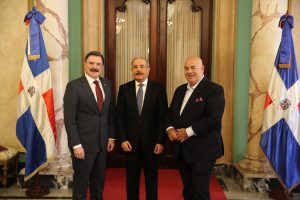 Presidente Medina recibe estratega italiano Vito di Vari