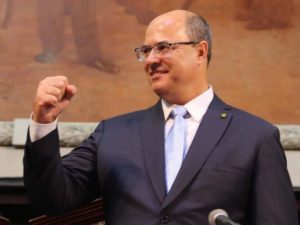 BRASIL: Gobernador autoriza a la policía a matar delincuentes armados BRASIL: Gobernador autoriza a la policía a matar delincuentes armados