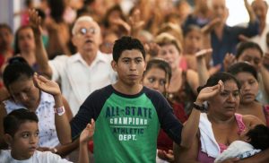 Miles de migrantes esperan en la frontera sur entrar legalmente a México