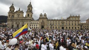 CARACAS: Miles de colombianos salen a las calles para condenar violencia