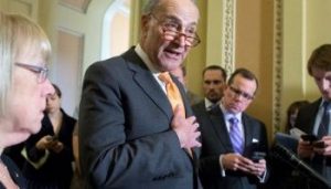 EU: Demócratas anuncian plan para reabrir Administración sin el muro