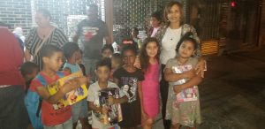 PUERTO RICO: Diputada Adelys Olivares entrega mochilas y juguetes