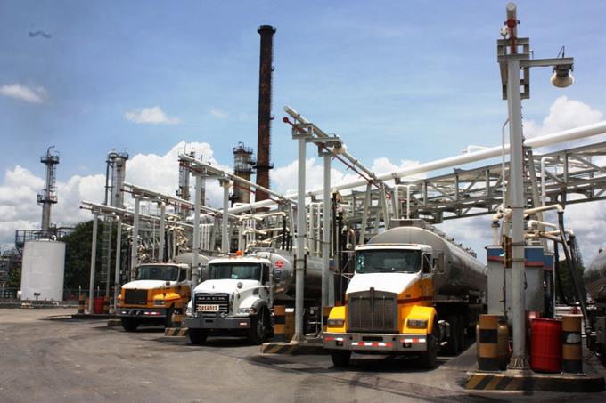 R.Dominicana controla despacho combustibles por escasez en Haití imagen