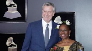 La residencia del alcalde de Nueva York acoge exposición de mujeres artistas