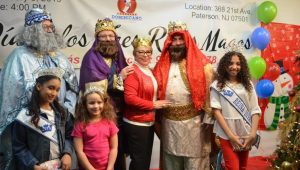 NUEVA JERSEY: Parada Dominicana lleva alegría a los niños el Día de Reyes