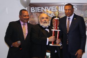 Premios ´Seibanos Brillantes´ reconocen al tenor Francisco Casanova