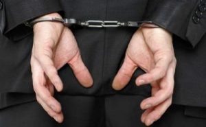 MIAMI: Inmigración detiene a banqueros buscados en Ecuador