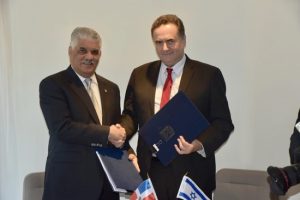 R. Dominicana e Israel firman acuerdo que posibilitaría vuelos directos