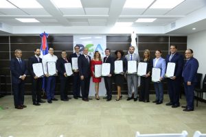 Aduanas otorga certificación OEA a otras 10 empresas