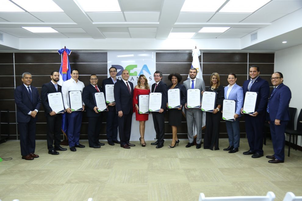 Aduanas otorga certificación OEA a otras 10 empresas imagen