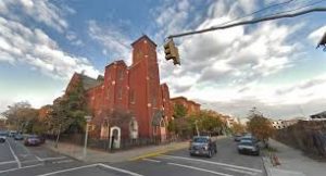 Acusan a 108 miembros del clero de abuso a menores en Brooklyn, NY