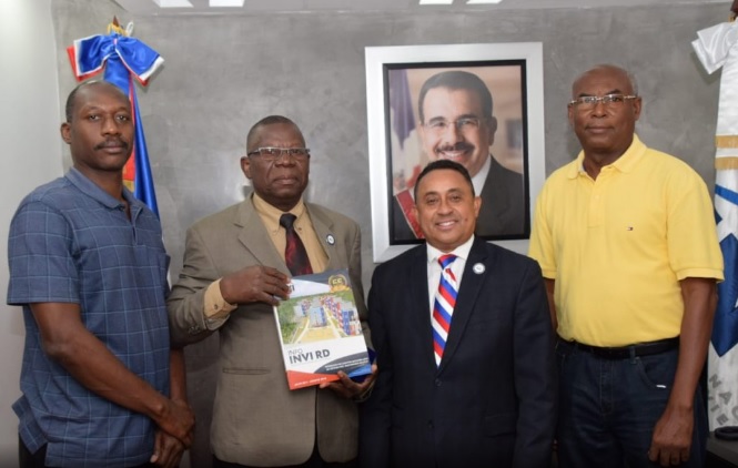 Director del INVI recibe funcionarios haitianos del sector vivienda imagen