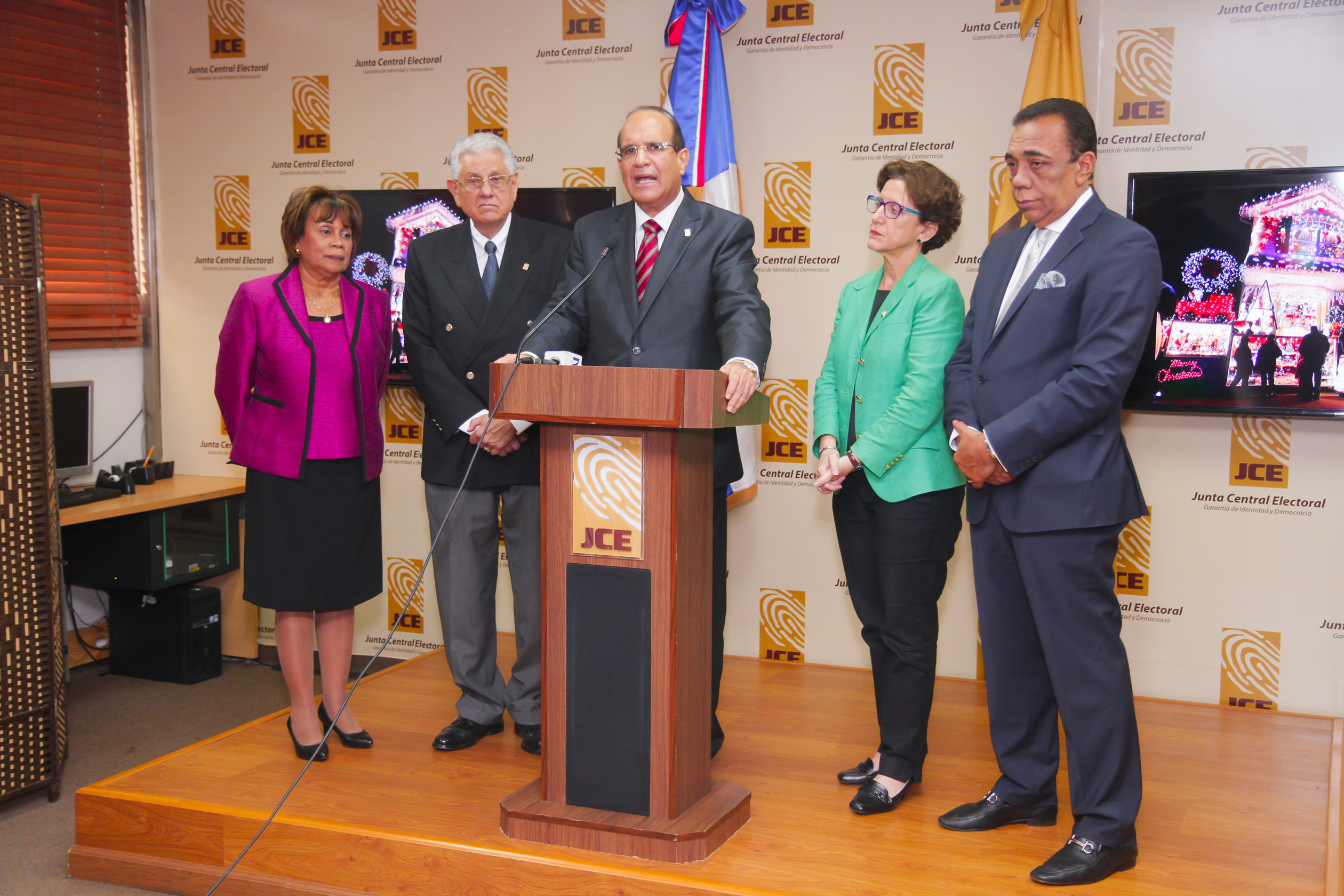 JCE contratará firma auditora internacional para voto automatizado imagen