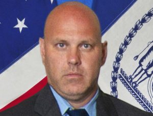 Un policía de Nueva York muere por ‘fuego amigo’ Un policía de Nueva York muere por ‘fuego amigo’