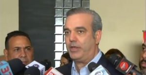 Abinader pide comunidad internacional ayudar a sostener al «inviable» Haití