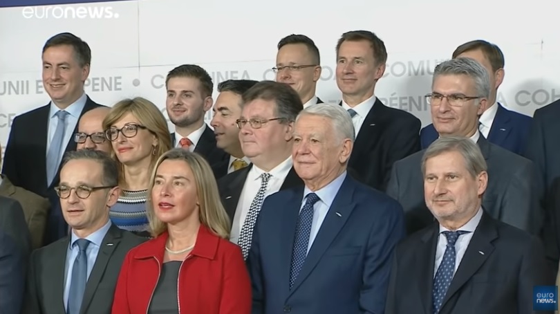 Ni España ni la Unión Europea apoyan una intervención militar en Venezuela imagen