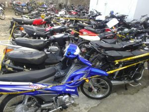 HATO MAYOR: Detienen 13 personas organizaban carreras clandestinas