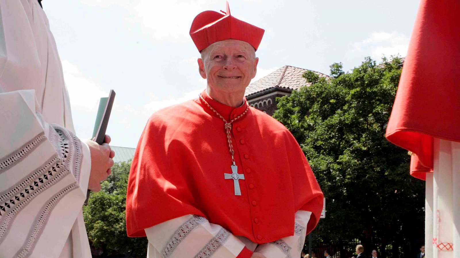 El Vaticano expulsa la excardenal McCarrick tras acusaciones de abusos imagen