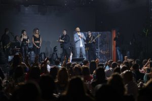 Alexandre Pires encanta público dominicano con “Mi Corazón Latino” Alexandre Pires encanta público dominicano con “Mi Corazón Latino”