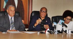 Alcaldes Monte Plata piden reformar Constitución para reelegir Danilo Medina Alcaldes Monte Plata piden reformar Constitución para reelegir Danilo Medina