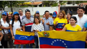 En República Dominicana se manifiestan en contra y a favor de Nicolás Maduro En República Dominicana se manifiestan en contra y a favor de Nicolás Maduro