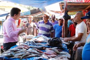 Precandidato del PRM plantea solución al problema del agua en Azua