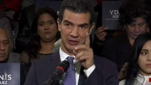 Tres latinos buscan hacer historia al presentarse para defensor del pueblo