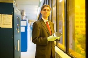 Un científico español crea una antena capaz de convertir en electricidad la señal WiFi