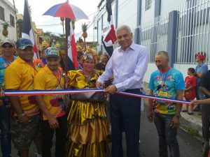 SAN CRISTOBAL: Multitud presencia desfile de carnaval