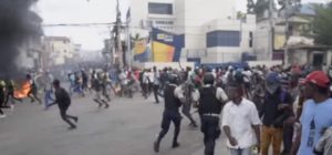 HAITI: Funeral de 2 víctimas de disturbios se transforma en protesta