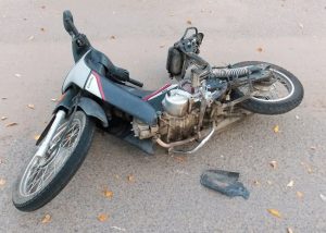 BANI: Tres miembros de una familia mueren embestidos por una camioneta