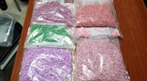 Autoridades ocupan 5,000 pastillas de éxtasis en el AILA Autoridades ocupan 5,000 pastillas de éxtasis en el AILA